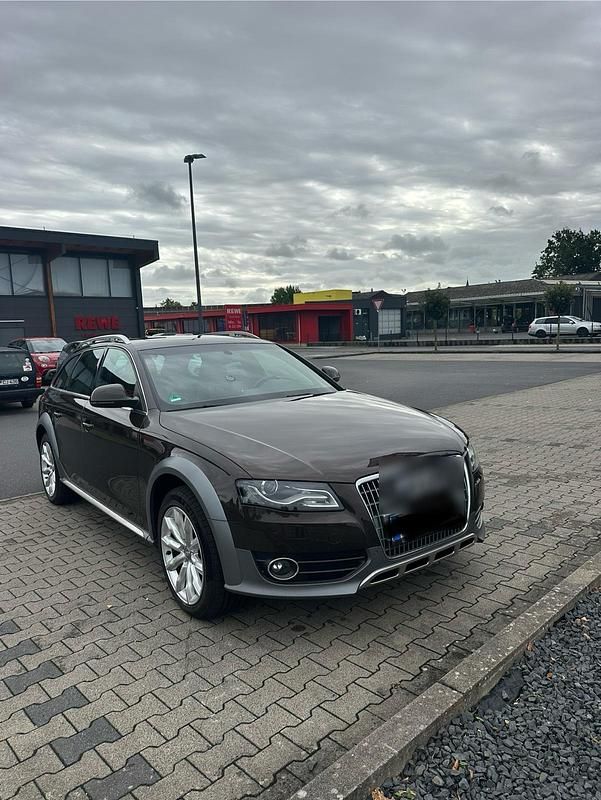 Braun Gebraucht 2010 Audi A4 Allroad Kombi | 10.750 € (Etwas zu teuer) - Bild 1/4