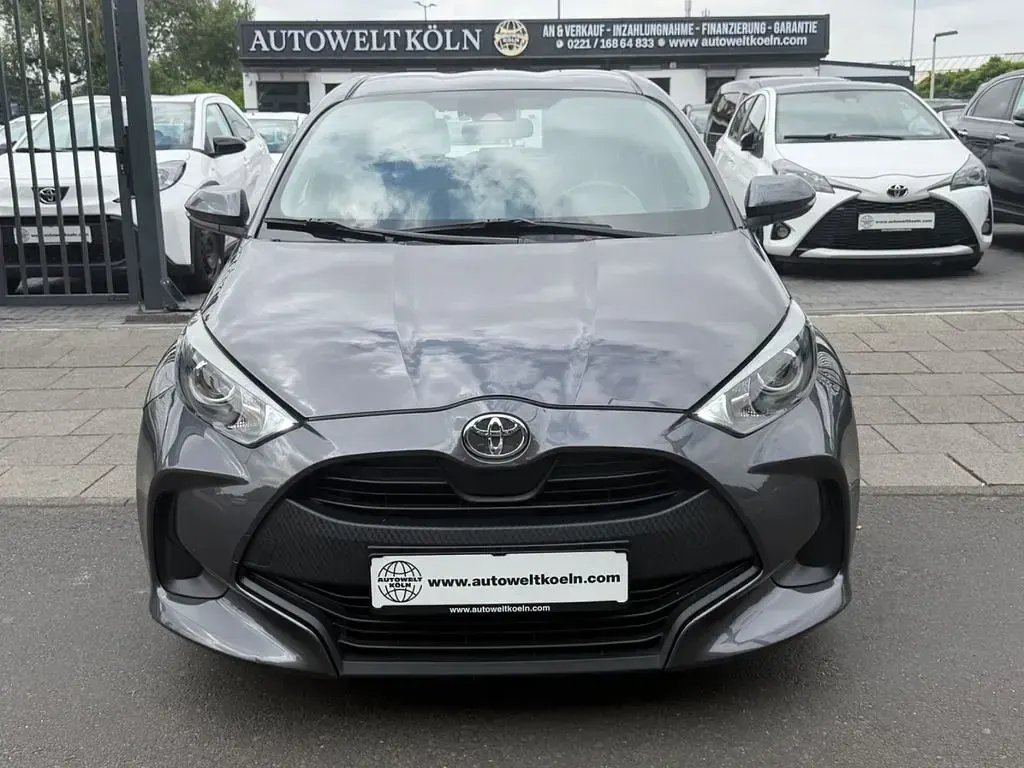 Gebraucht Toyota Yaris Comfort 125 PS (91 kW) 2021 Grau Kleinwagen