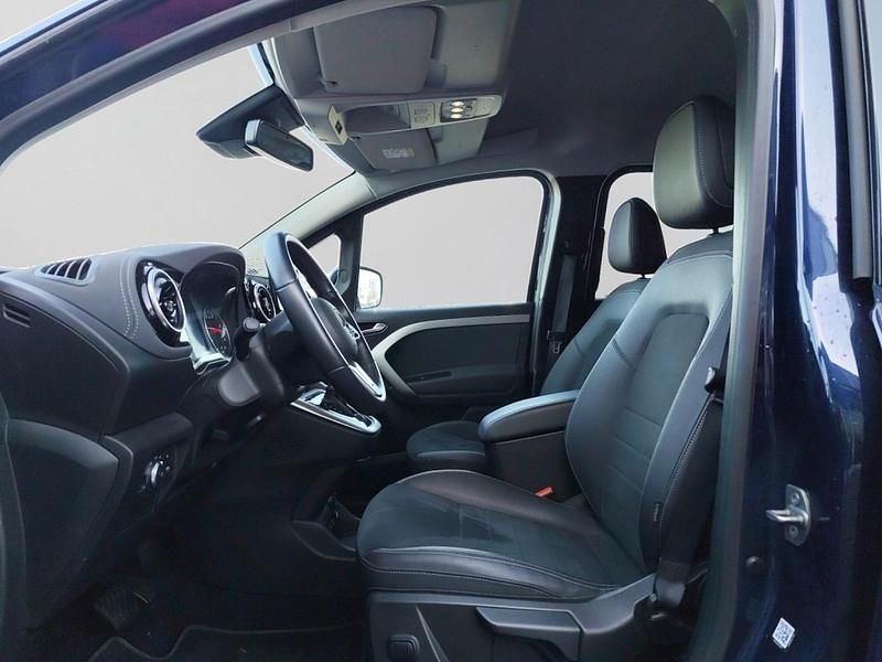 Gebraucht Mercedes T180 Advantage 85 PS (62 kW) 2024 Blau Van / Kleinbus