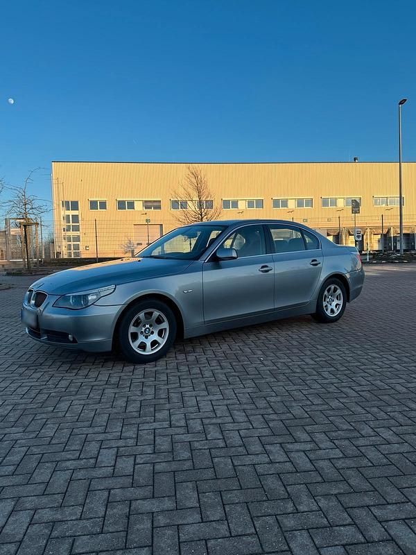 Gebraucht BMW 523 177 PS (130 kW) 2006 Grau Limousine