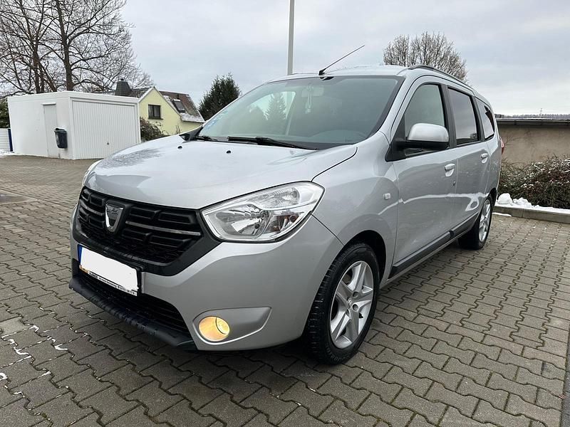 Silber Gebraucht 2017 Dacia Lodgy Prestige Van / Kleinbus | 5.700 € (Superpreis) - Bild 1/4