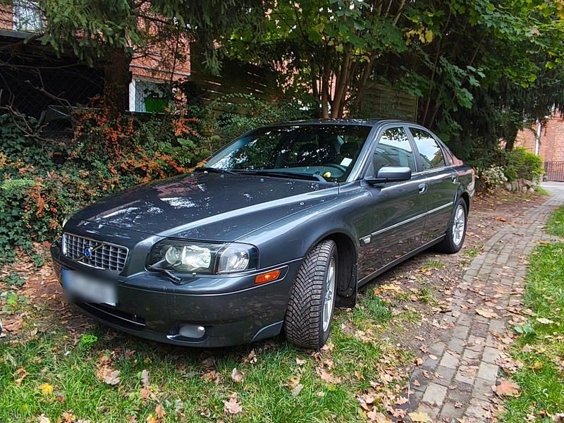 Grau Gebraucht 2004 Volvo S80 Limousine | 3.150 € (Superpreis) - Bild 1/4