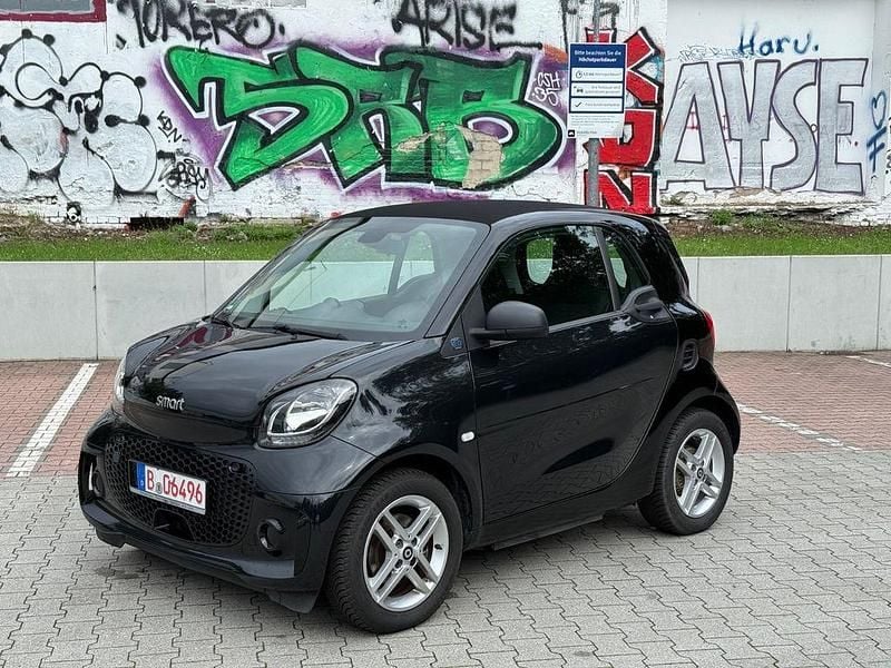 Schwarz Gebraucht 2021 Smart ForTwo Electric Drive Coupé | 7.850 € (Etwas zu teuer) - Bild 1/4