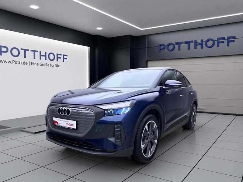 Blau Gebraucht 2025 Audi Q4 Sportback e-tron Sport SUV | 47.905 € - Bild 1/4