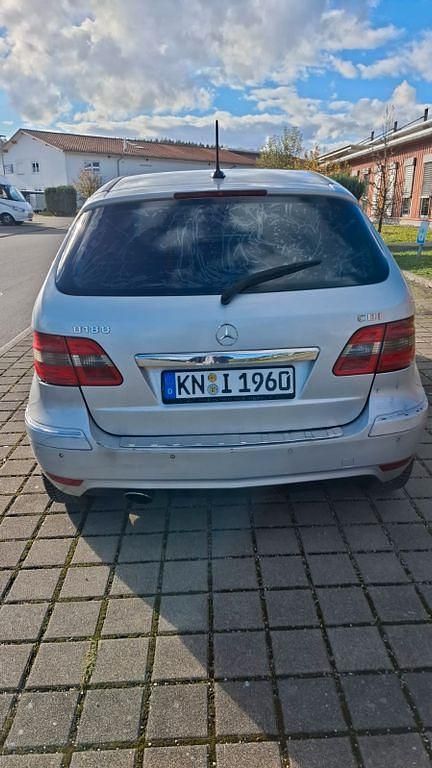 Silber Gebraucht 2009 Mercedes B180 Van / Kleinbus | 1.490 € (Superpreis) - Bild 1/4