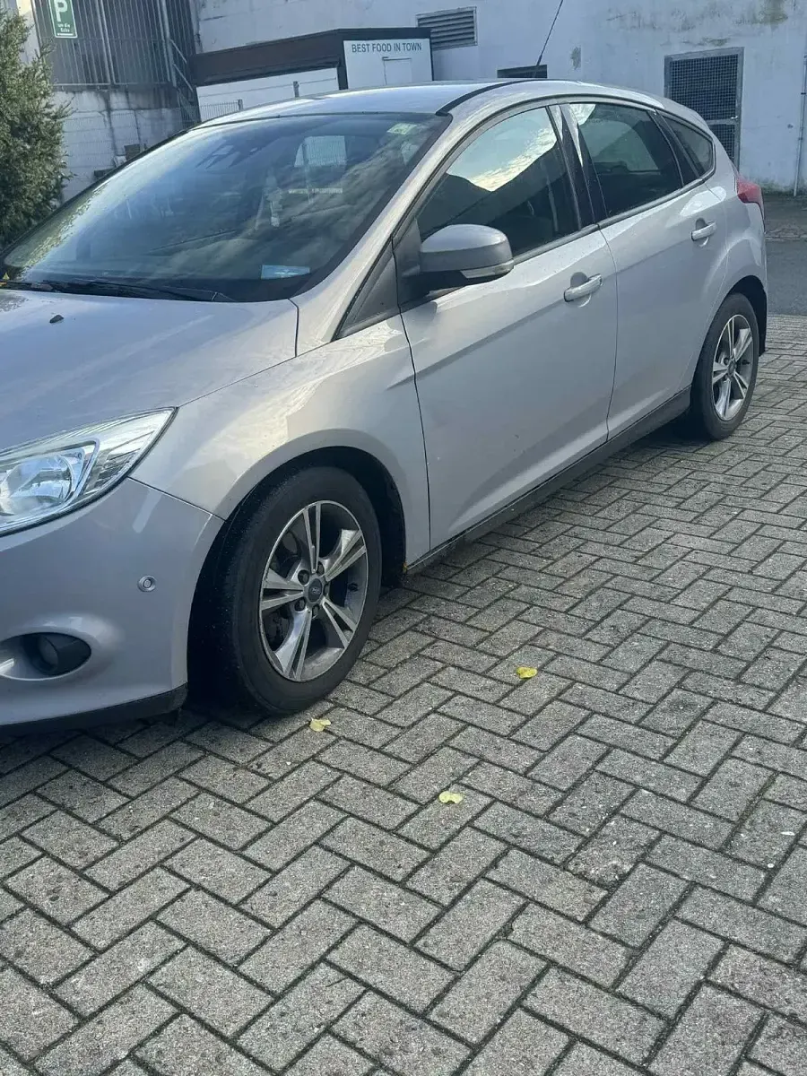 Brugt Ford Focus 100 HK (73 kW) 2014 Sølv Hatchback