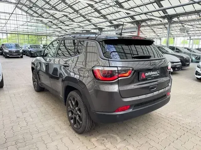 Gebraucht Jeep Compass 150 PS (110 kW) 2021 Grau SUV
