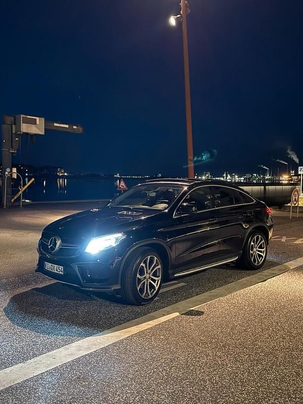 Gebraucht Mercedes GLE350 258 PS (189 kW) 2016 Schwarz Coupé