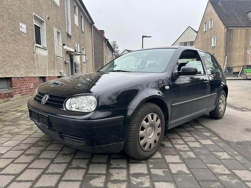 Gebraucht VW Golf IV 75 PS (55 kW) 2000 Schwarz Kleinwagen