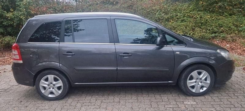 Gebraucht Opel Zafira 125 PS (91 kW) 2010 Grau Van / Kleinbus