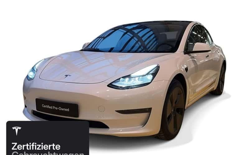 Weiß Gebraucht 2021 Tesla Model 3 Long Range RWD Limousine | 29.500 € (Etwas zu teuer) - Bild 1/4