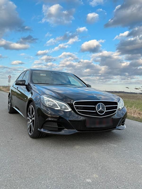 Gebraucht Mercedes E350 258 PS (189 kW) 2016 Schwarz Limousine
