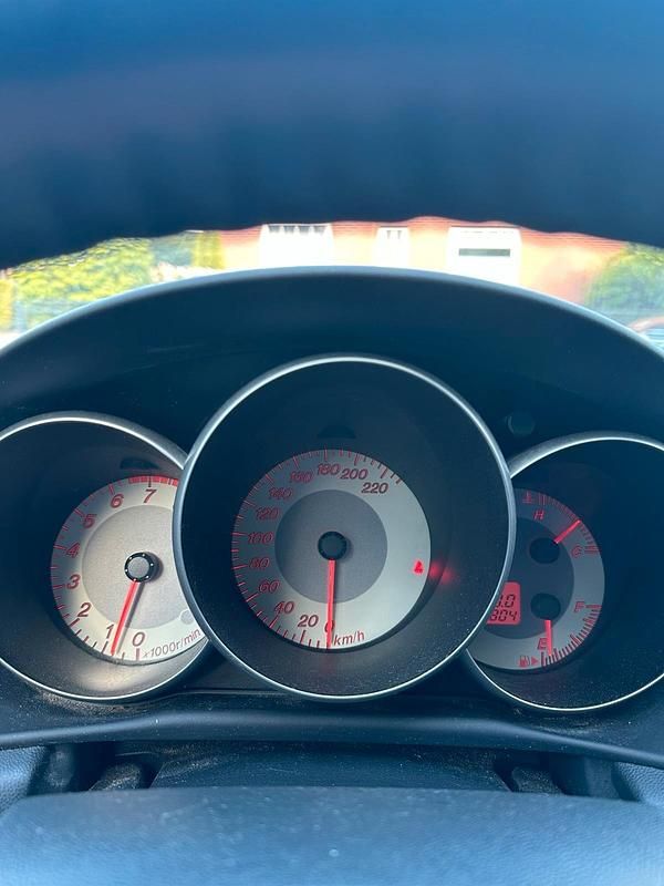 Second-hand Mazda 3 Active 105 CP (77 kW) 2007 Auriu Hatchback