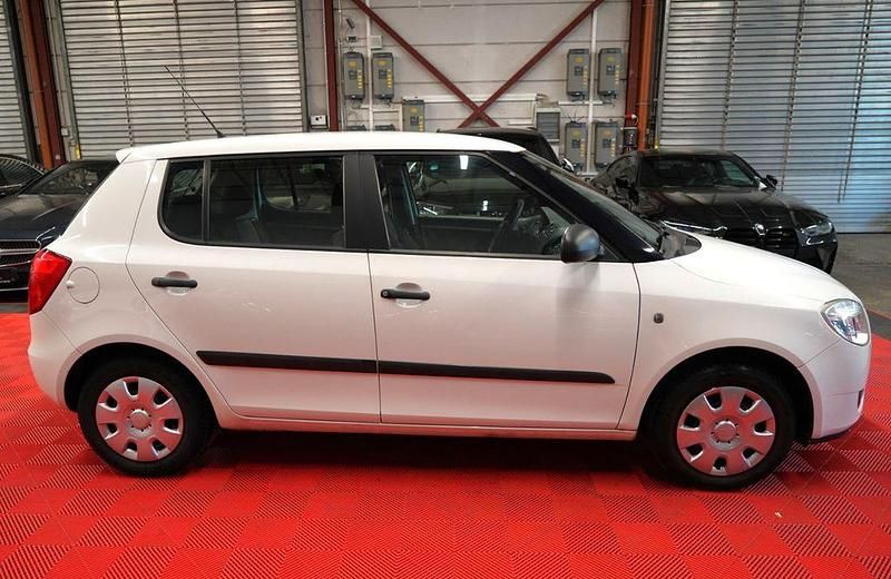 Gebraucht Skoda Fabia Classic 60 PS (44 kW) 2009 Weiß Limousine
