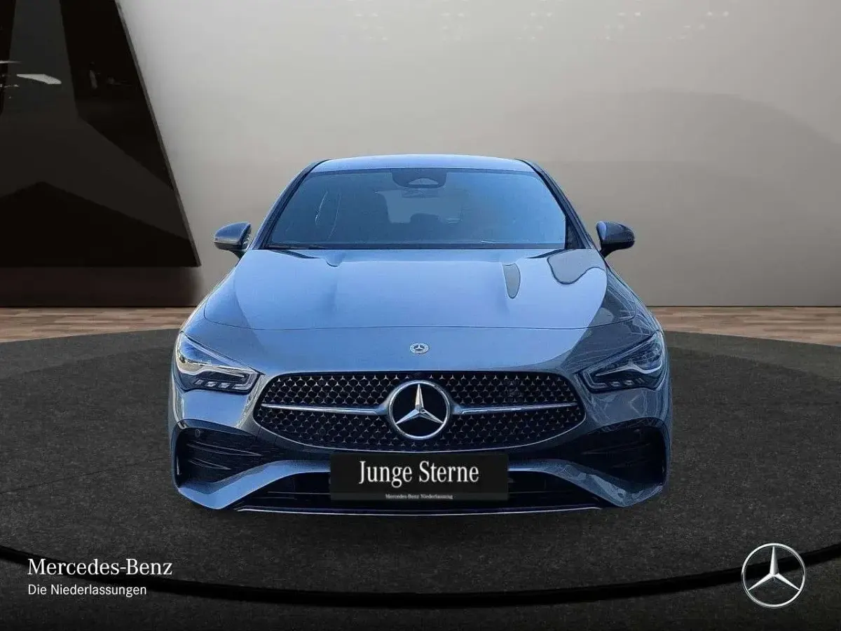 Gebraucht Mercedes CLA180 AMG 136 PS (100 kW) 2025 Mountain grau Limousine