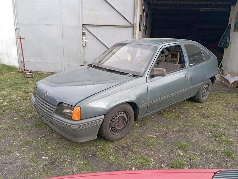 Blau Gebraucht 1984 Opel Kadett Limousine | 3.800 € - Bild 1/4