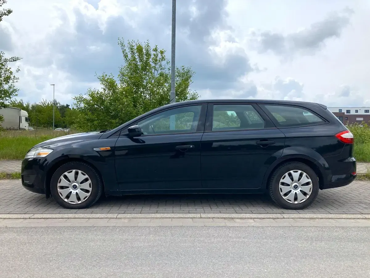 Gebraucht Ford Mondeo 140 PS (102 kW) 2008 Schwarz Kombi