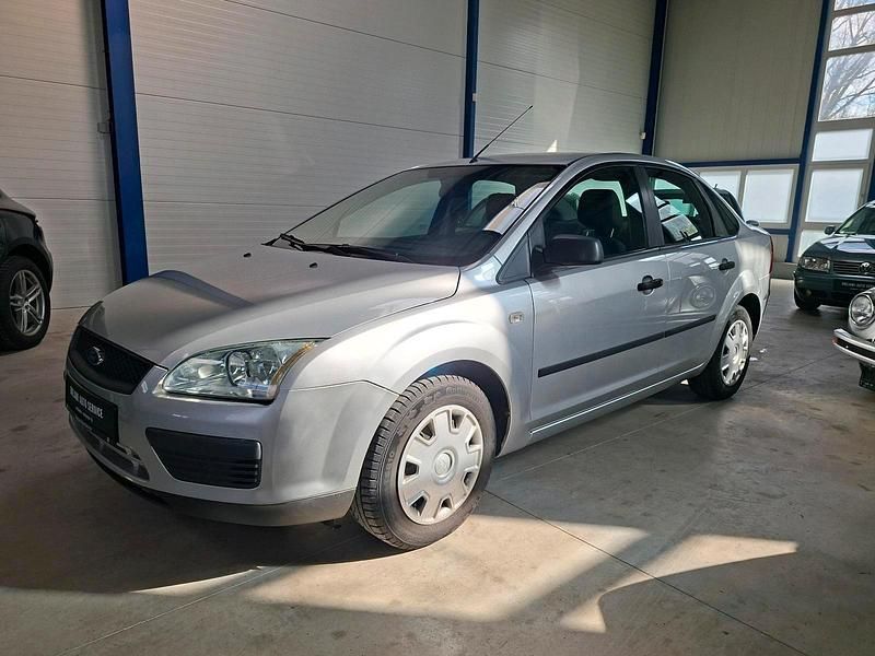 Gebraucht Ford Focus 102 PS (75 kW) 2005 Silber Limousine