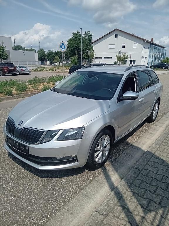 Silber Gebraucht 2020 Skoda Octavia G-TEC Active Kombi | 16.000 € (Fairer Preis) - Bild 1/4