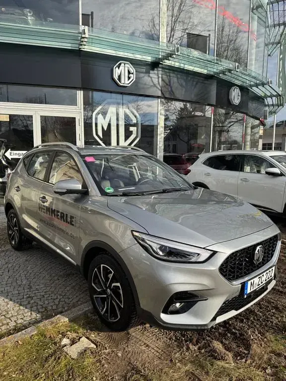 Gebraucht MG ZS Luxury 111 PS (81 kW) 2024 Medal silver SUV