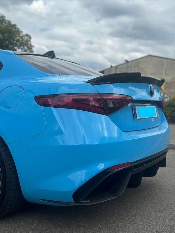 Blau Gebraucht 2017 Alfa Romeo Giulia Veloce Limousine | 28.000 € - Bild 1/4