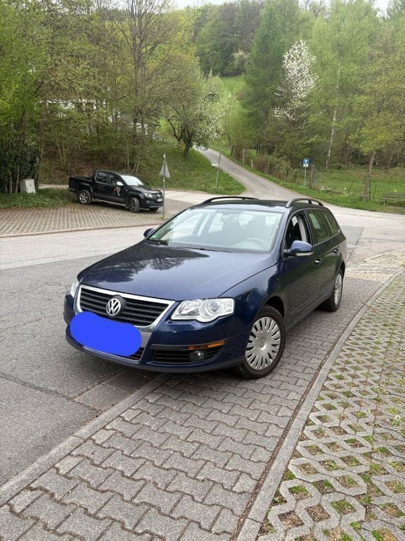 Gebraucht VW Passat 122 PS (89 kW) 2010 Blau Kombi