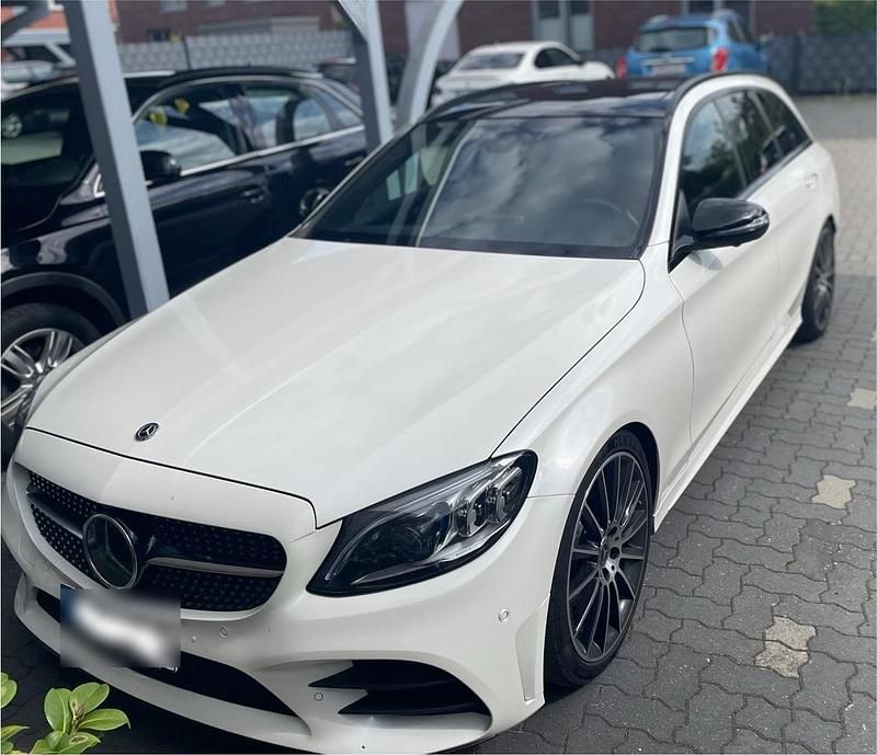 Weiß Gebraucht 2019 Mercedes C220 AMG Kombi | 29.750 € (Teuer) - Bild 1/3