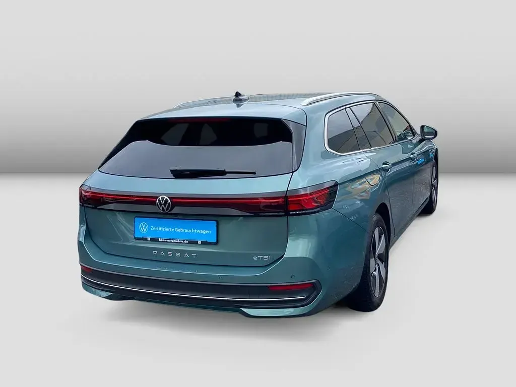 Gebraucht VW Passat Business 150 PS (110 kW) 2025 Grün Kombi