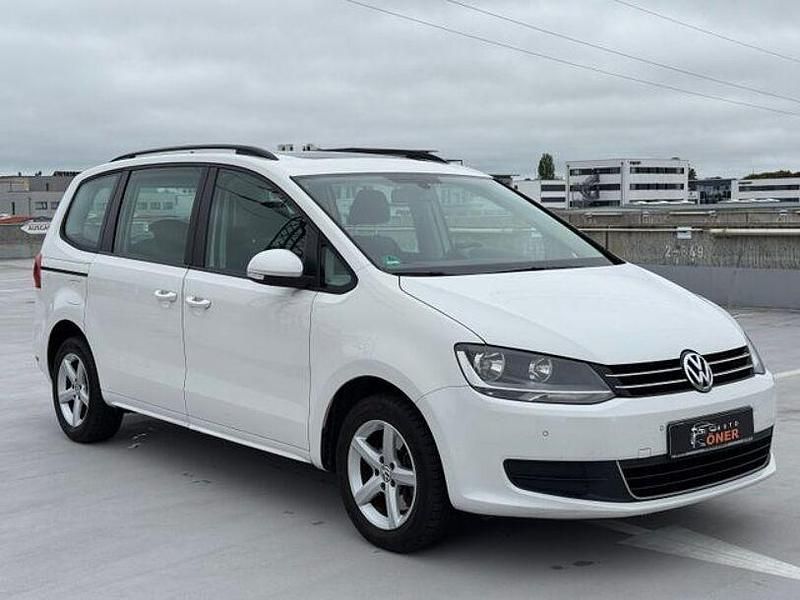 Gebraucht VW Sharan Trendline 319 PS (234 kW) 2012 Weiß Van / Kleinbus