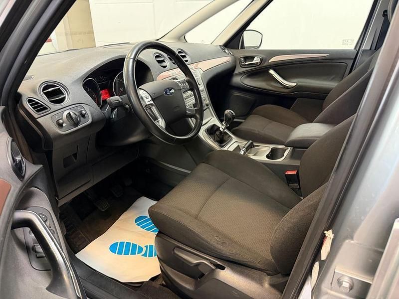 Używany Ford S-MAX Trend 131 KM (96 kW) 2007 Srebrny Minivan
