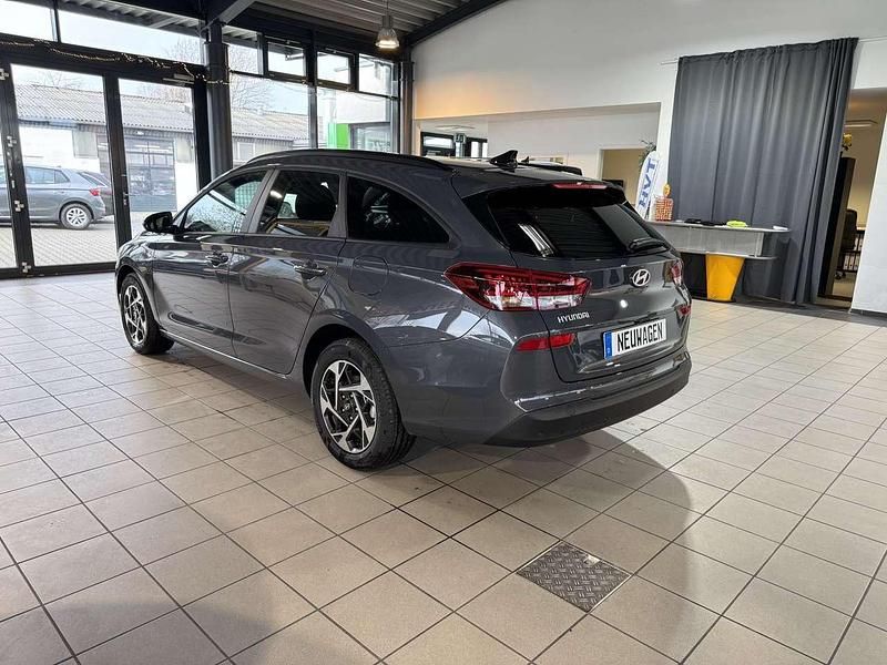 Neu Hyundai i30 140 PS (102 kW) 2025 Ecotronic grey mineraleffekt Kombi