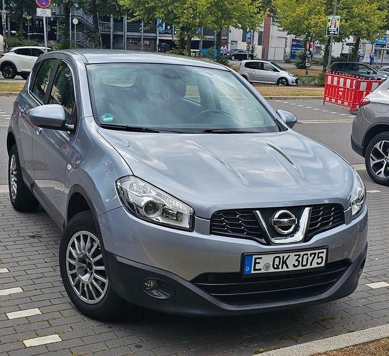 Silber Gebraucht 2011 Nissan Qashqai Acenta SUV | 5.890 € (Guter Preis) - Bild 1/4