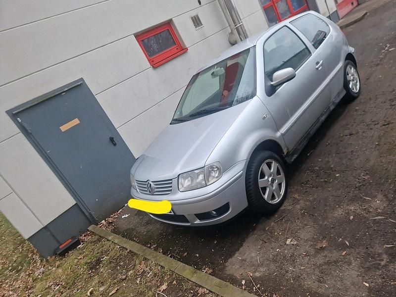 Gebraucht VW Polo 60 PS (44 kW) 2002 Silber Kleinwagen