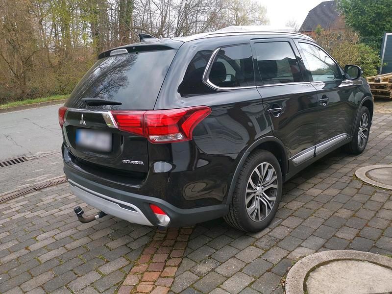 Gebraucht Mitsubishi Outlander 150 PS (110 kW) 2019 Schwarz SUV
