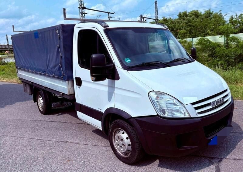 Weiß Gebraucht 2007 Iveco Daily | 9.900 € (Fairer Preis) - Bild 1/4