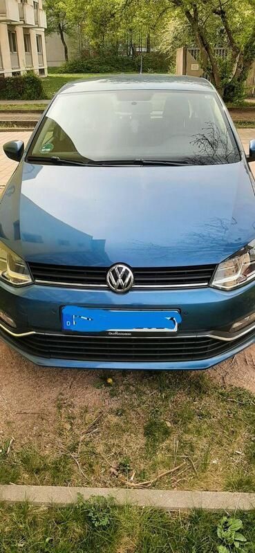 Blau Gebraucht 2016 VW Polo Comfortline Kleinwagen | 10.500 € - Bild 1/4