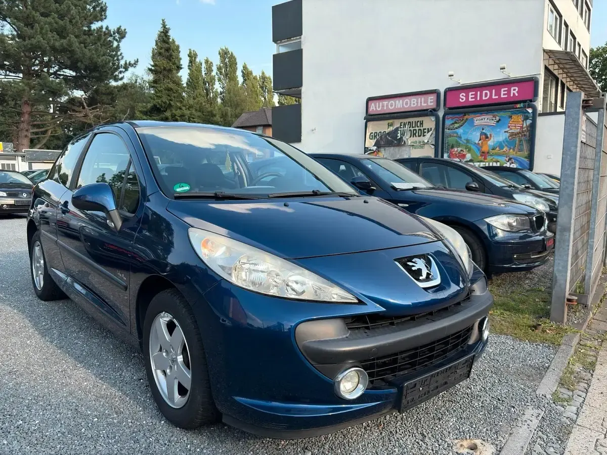 Gebraucht Peugeot 207 95 PS (69 kW) 2008 Blau Kleinwagen