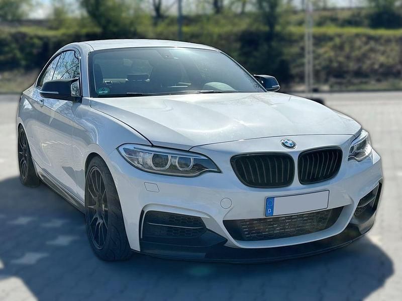 Używany BMW M235 M Performance 326 KM (239 kW) 2015 Biały Coupe