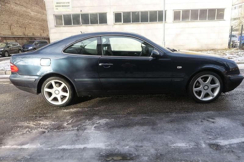 Gebraucht Mercedes CLK320 Elegance 218 PS (160 kW) 1997 Blau Coupé