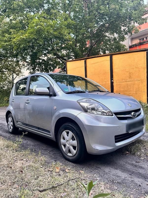 Silber Gebraucht 2008 Subaru Justy Trend Kleinwagen | 2.700 € (Fairer Preis) - Bild 1/4