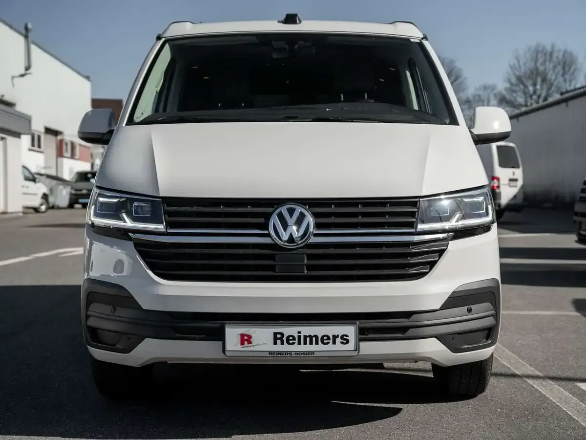 Gebraucht VW California Beach 150 PS (110 kW) 2022 Candyweiß Van