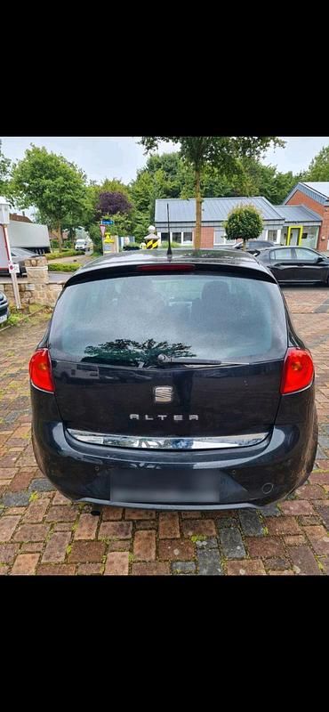 Gebraucht Seat Altea 105 PS (77 kW) 2011 Schwarz Limousine