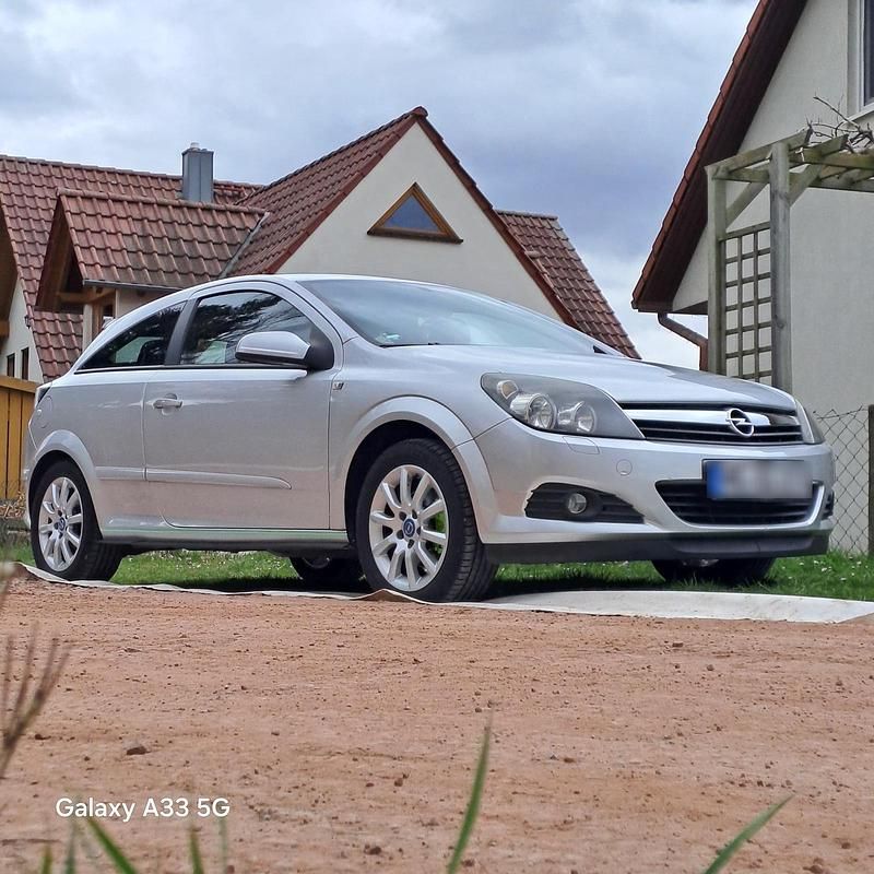 Gebraucht Opel Astra GTC 126 PS (92 kW) 2005 Silber Coupé