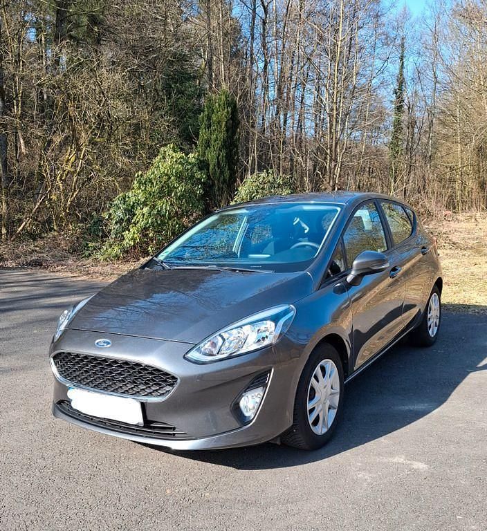 Gebraucht Ford Fiesta Cool & Connect 101 PS (74 kW) 2018 Grau Kleinwagen