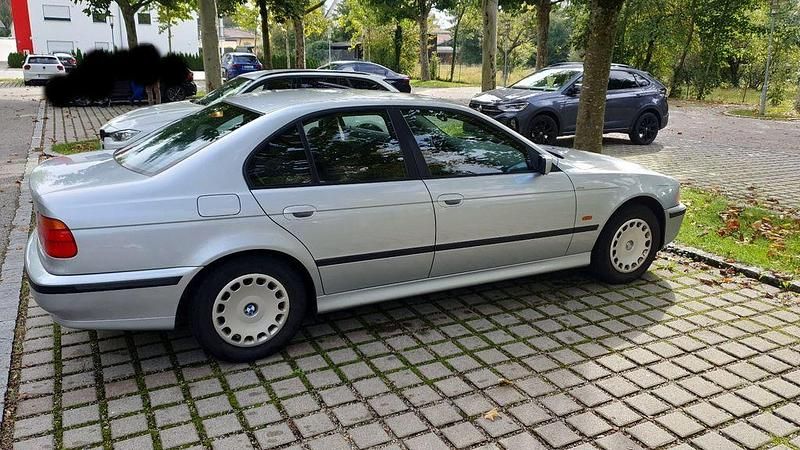 Silber Gebraucht 1998 BMW 523 Limousine | 3.800 € (Guter Preis) - Bild 1/4