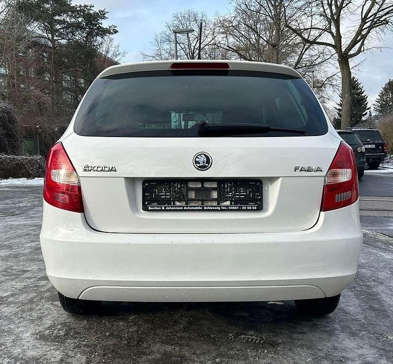 Gebraucht Skoda Fabia Ambition 86 PS (63 kW) 2014 Candyweiss Kombi