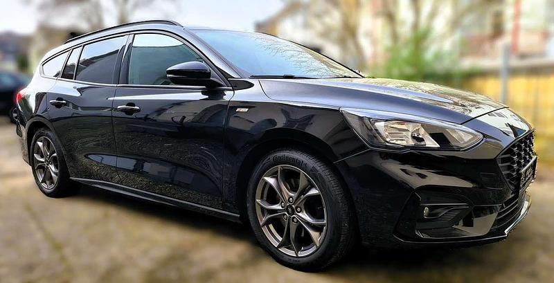 Gebraucht Ford Focus ST-Line 120 PS (88 kW) 2021 Schwarz Kombi