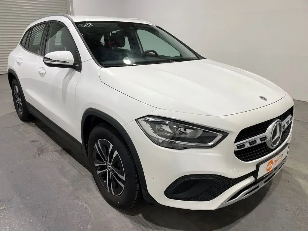 Gebraucht Mercedes GLA200 Style 163 PS (119 kW) 2023 Weiss SUV