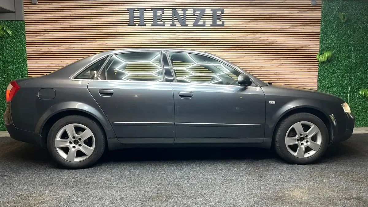 Gebraucht Audi A4 130 PS (95 kW) 2001 Silber Limousine