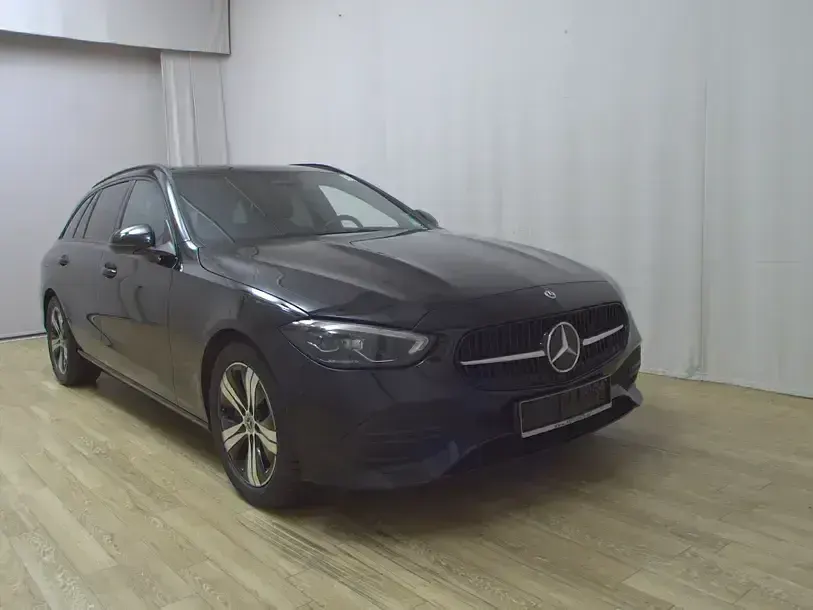 Gebraucht Mercedes C220 Avantgarde 220 PS (161 kW) 2022 Obsidianschwarz perleffekt Kombi